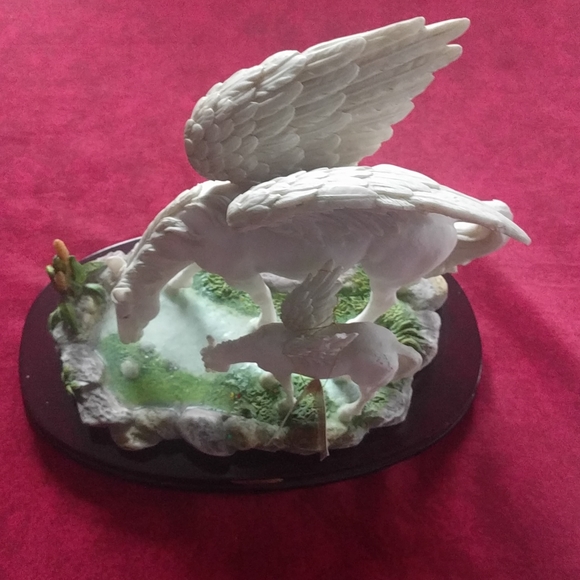Collectables 2 Angel flaying horses by Ruby's collection 🍀 - Picture 2 of 12